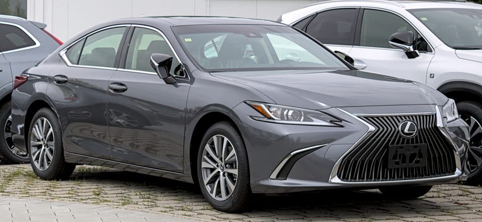 Foto de referência: Lexus ES300h