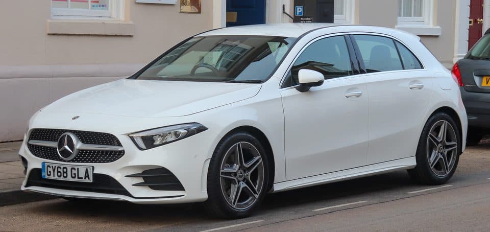Foto de referência: Mercedes-Benz A 45 AMG